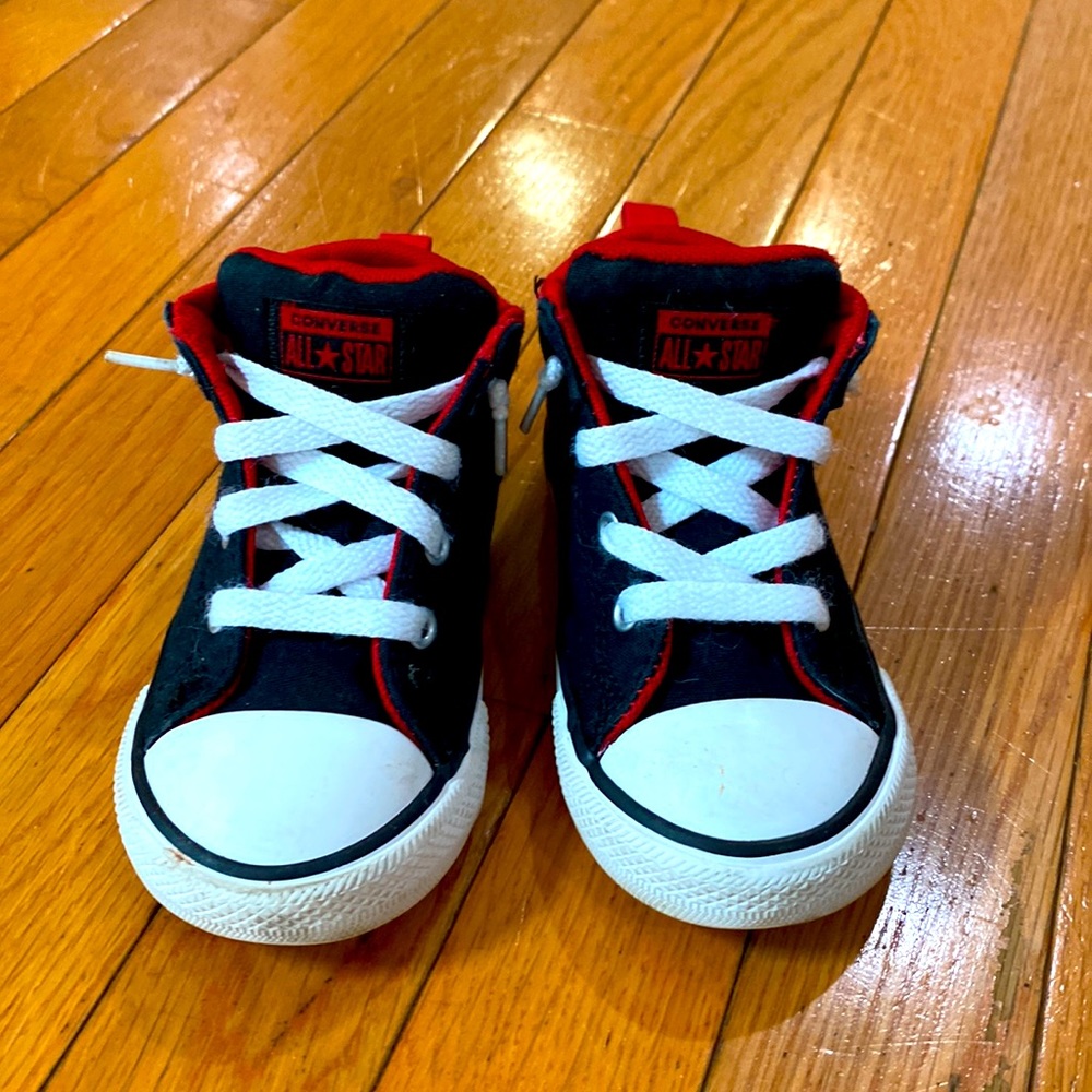 Converse All Star Chuck Taylors Toddler Shoes size 8